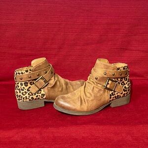 Size 6 white mountain brand brown and cheetah print short boot/bootie